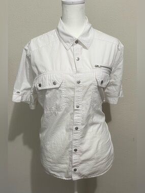 G by Guess White Short-Sleeve Button-Front Shirt Snap Zip Pocket. SZ Medium